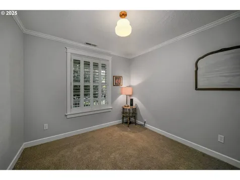 1123 S 6th Street Independence OR 97351