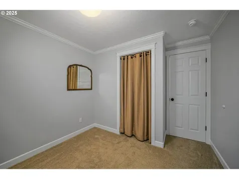 1123 S 6th Street Independence OR 97351