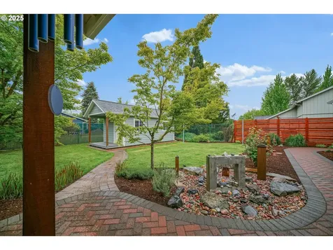 1123 S 6th Street Independence OR 97351