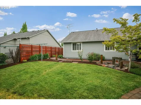 1123 S 6th Street Independence OR 97351