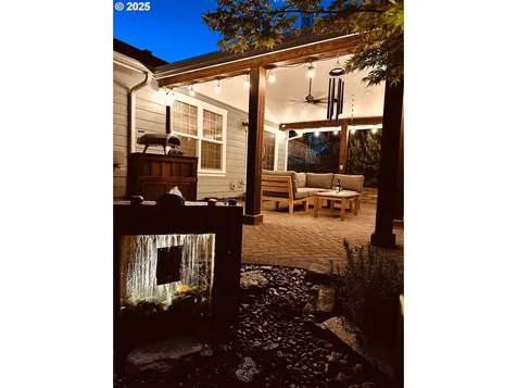 1123 S 6th Street Independence OR 97351