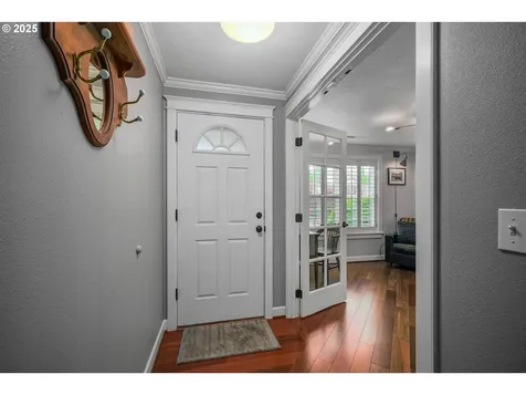 1123 S 6th Street Independence OR 97351