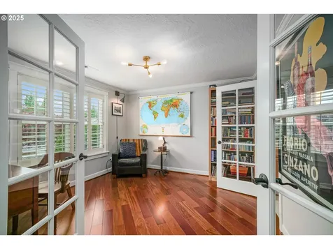 1123 S 6th Street Independence OR 97351