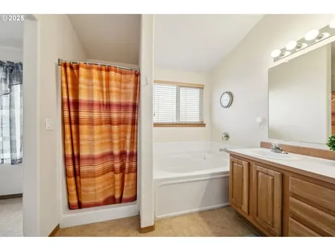 16510 NE 66th Way Vancouver WA 98682