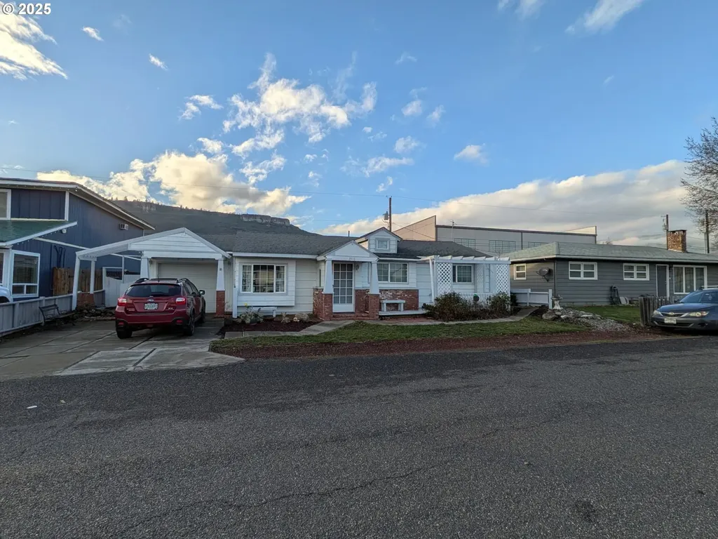 3516 W 8th Street The Dalles OR 97058