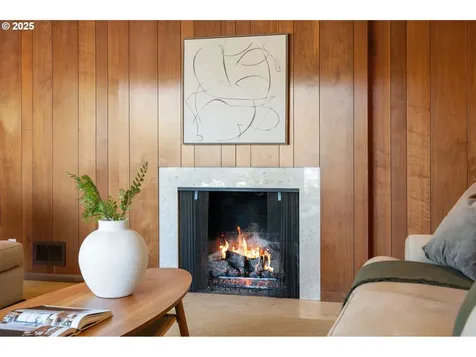 8375 SW Crestwood Lane Portland OR 97225