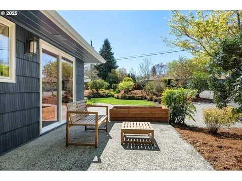 8375 SW Crestwood Lane Portland OR 97225