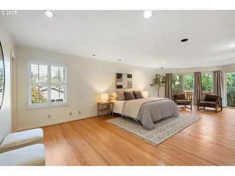 8375 SW Crestwood Lane Portland OR 97225