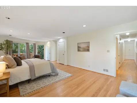 8375 SW Crestwood Lane Portland OR 97225