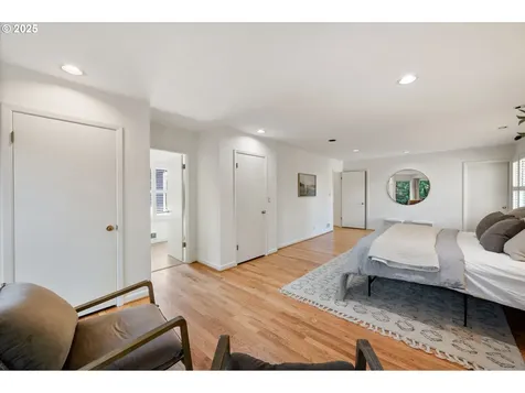 8375 SW Crestwood Lane Portland OR 97225