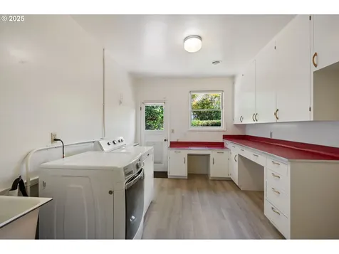 8375 SW Crestwood Lane Portland OR 97225