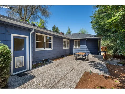 8375 SW Crestwood Lane Portland OR 97225