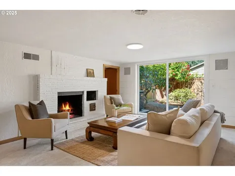 8375 SW Crestwood Lane Portland OR 97225