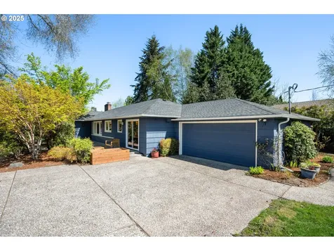 8375 SW Crestwood Lane Portland OR 97225