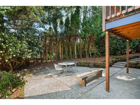 8375 SW Crestwood Lane Portland OR 97225