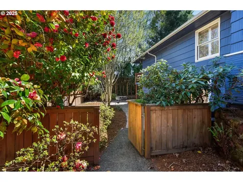 8375 SW Crestwood Lane Portland OR 97225