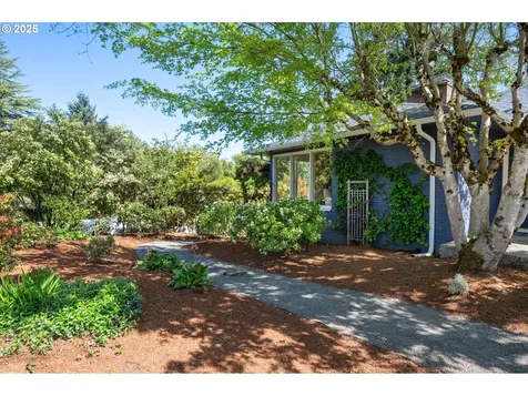 8375 SW Crestwood Lane Portland OR 97225