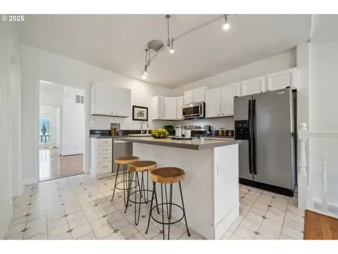 301 SE 79th Avenue Portland OR 97215