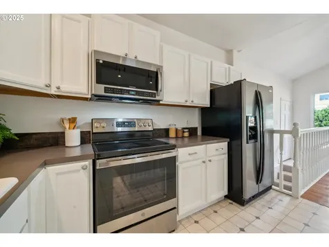 301 SE 79th Avenue Portland OR 97215