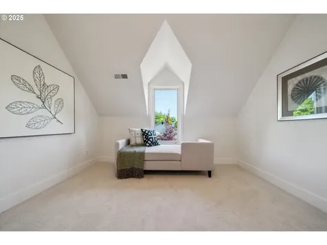 301 SE 79th Avenue Portland OR 97215