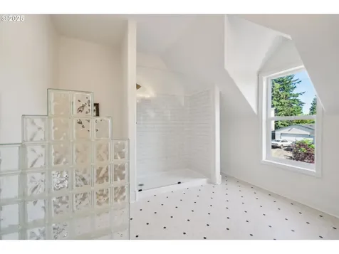 301 SE 79th Avenue Portland OR 97215