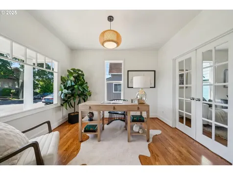 301 SE 79th Avenue Portland OR 97215