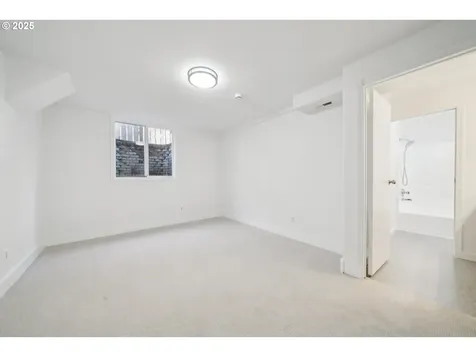 301 SE 79th Avenue Portland OR 97215