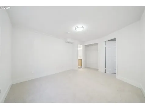 301 SE 79th Avenue Portland OR 97215