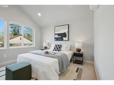 1123 SE Rhone Street Portland OR 97202