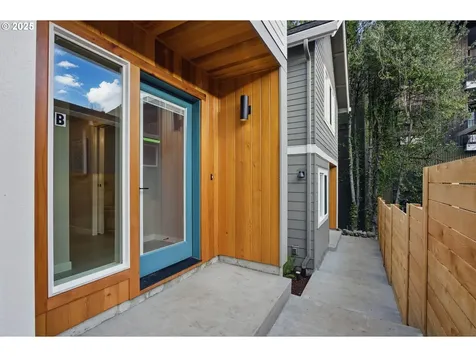 1123 SE Rhone Street Portland OR 97202