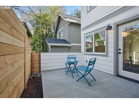 1123 SE Rhone Street Portland OR 97202