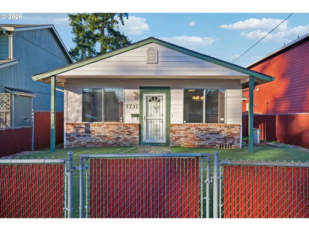 5737 SE Carlton Street Portland OR 97206