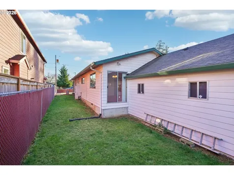 5737 SE Carlton Street Portland OR 97206
