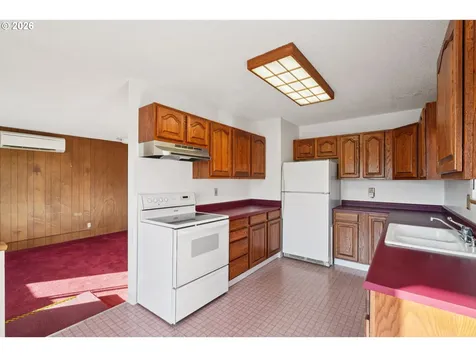 5737 SE Carlton Street Portland OR 97206