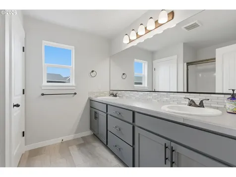 1537 S Camille Place Newberg OR 97132