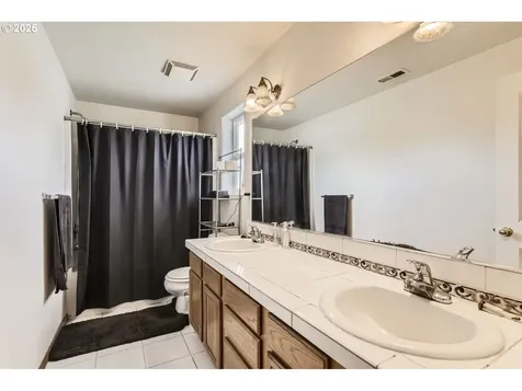 7710 SE Harney Street Portland OR 97206