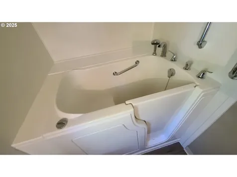15509 SE Mill Plain Boulevard Vancouver WA 98684