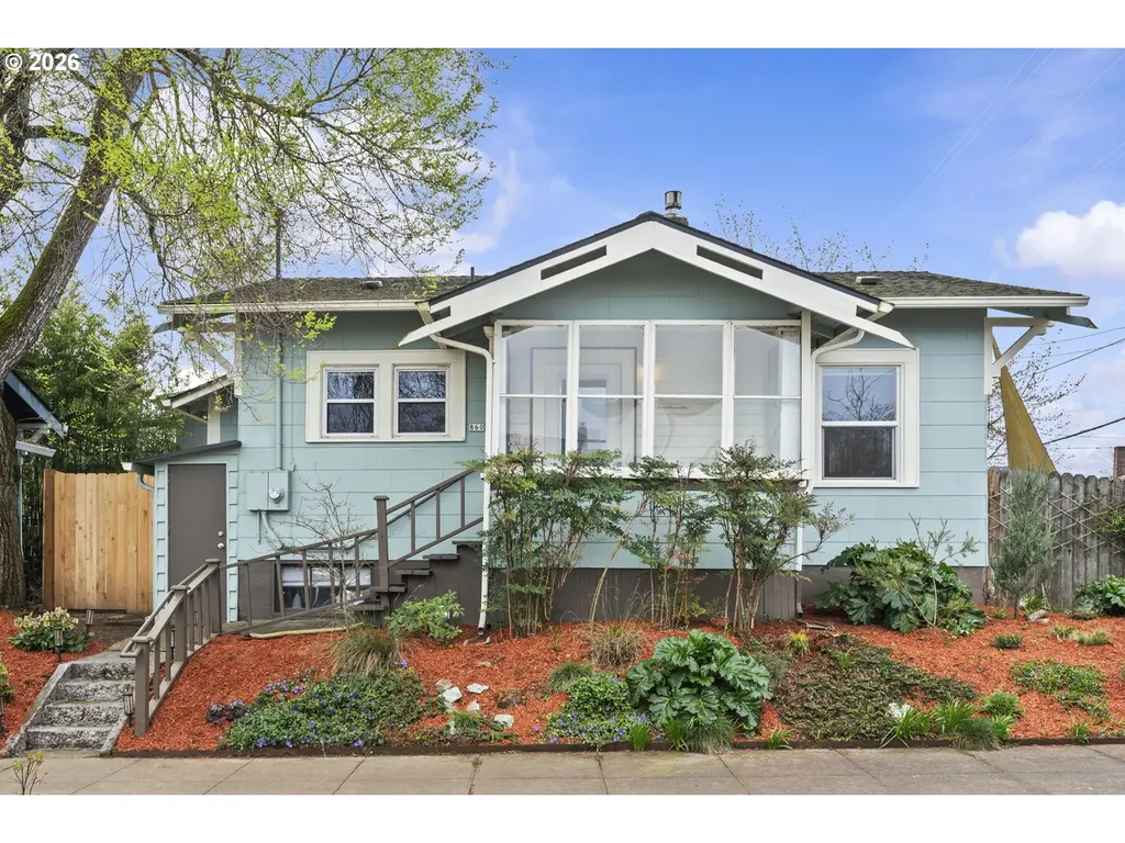 860 N Holland Street Portland OR 97217