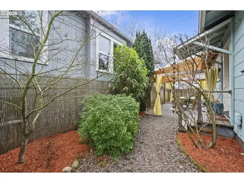 860 N Holland Street Portland OR 97217