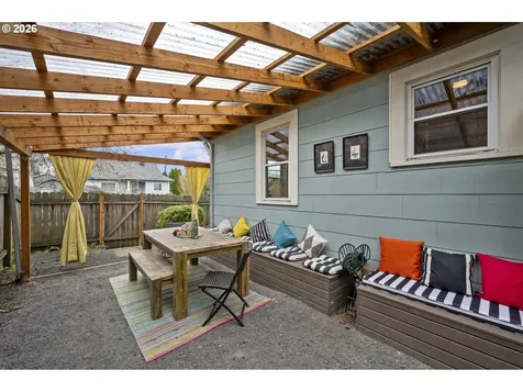 860 N Holland Street Portland OR 97217
