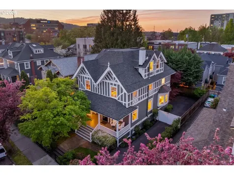 2035 NW Kearney Street Portland OR 97209