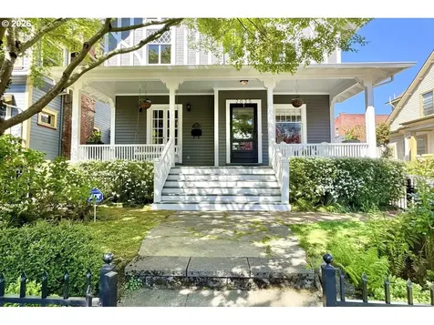 2035 NW Kearney Street Portland OR 97209