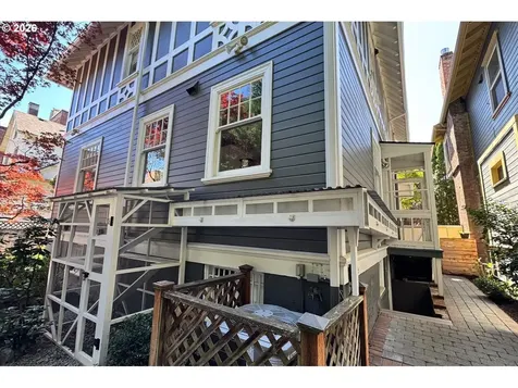 2035 NW Kearney Street Portland OR 97209
