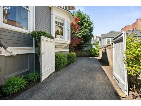 2035 NW Kearney Street Portland OR 97209
