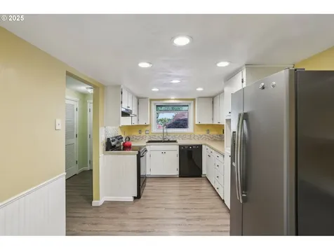 374 NE 34th Place Hillsboro OR 97124