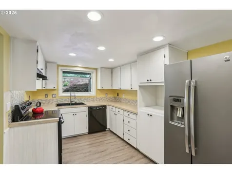 374 NE 34th Place Hillsboro OR 97124