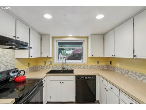 374 NE 34th Place Hillsboro OR 97124