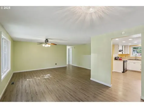 374 NE 34th Place Hillsboro OR 97124