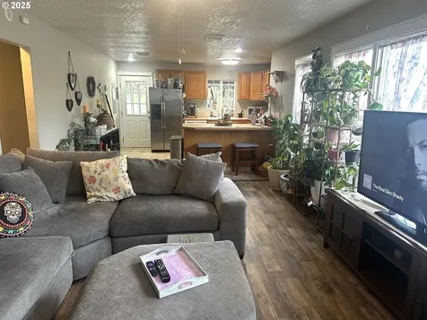 1520 NE Winter Street Roseburg OR 97470