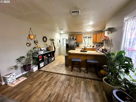 1520 NE Winter Street Roseburg OR 97470